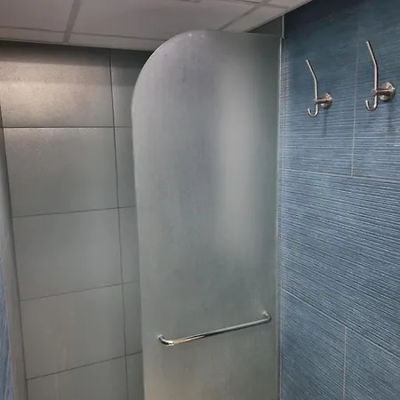 Botel Voilier Au Soleil Levant